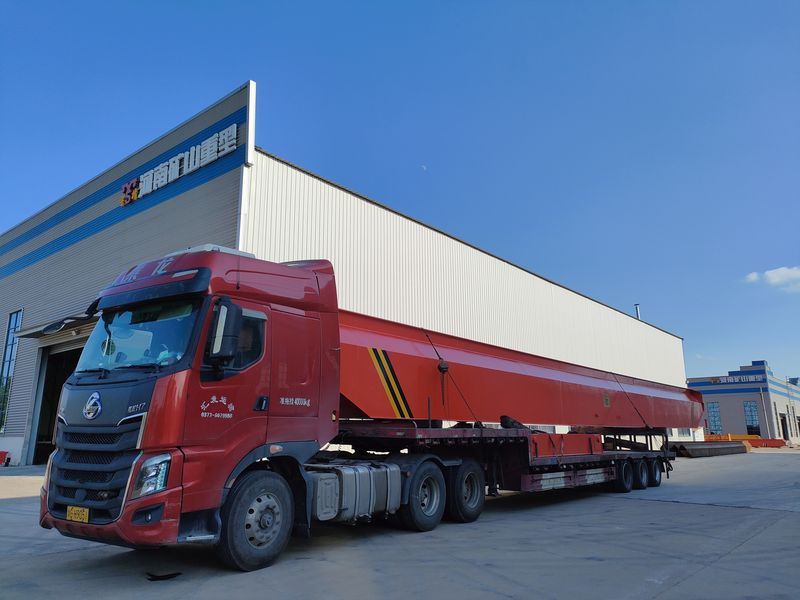 安徽某建材公司，采購我公司一臺32噸電動單梁起重機(jī)