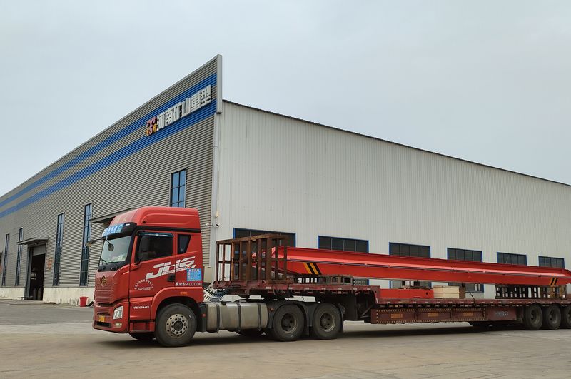 電動(dòng)單梁起重機(jī)3臺(tái) LD5t—16.8m LD3t—16.5m /2臺(tái) 制作完成，發(fā)往江西南昌交付客戶使用。