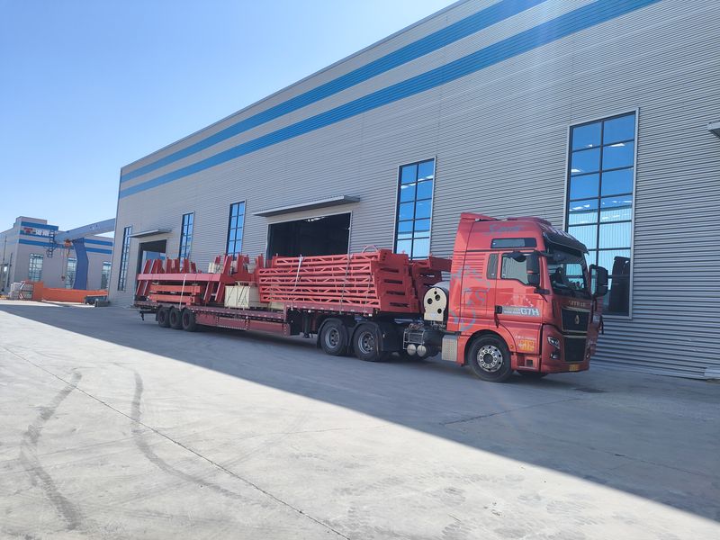 電動(dòng)葫蘆門式起重機(jī) 4臺(tái) MHxh10t—8m    2臺(tái) MHxh5t—8m      2臺(tái) 制作完成，出口哈薩克斯坦交付客戶使用