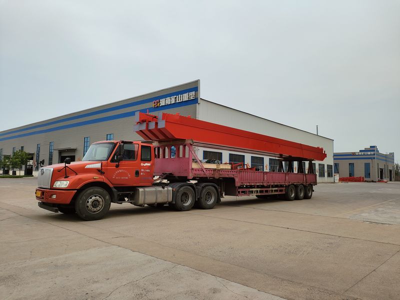 電動(dòng)葫蘆橋式起重機(jī) 3臺(tái) LH5t-17m 制作完成，發(fā)往河南漯河交付客戶使用。